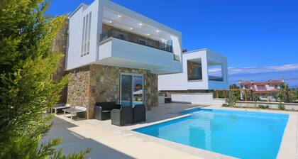 The Miracle Villa - Sea View, BBQ, Private Pool