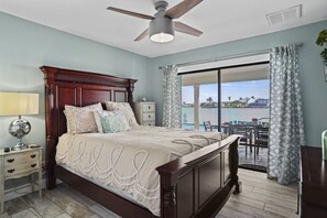 5 bedrooms, desk, iron/ironing board, free WiFi