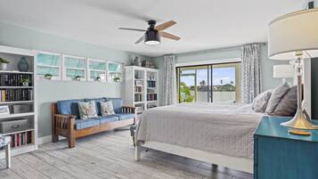 4 slaapkamers, een bureau, een strijkplank/strijkijzer, reisbedje