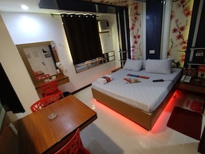 Quarto executivo, 1 cama Queen | Wi-Fi de cortesia
