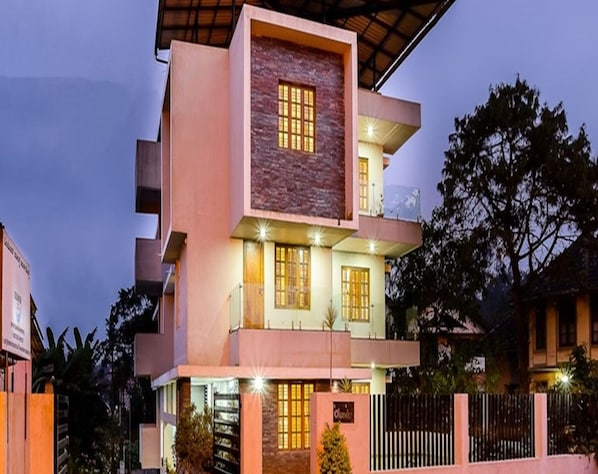 Front of property - MySpace Express Oleander Service Apartment (Madikeri)