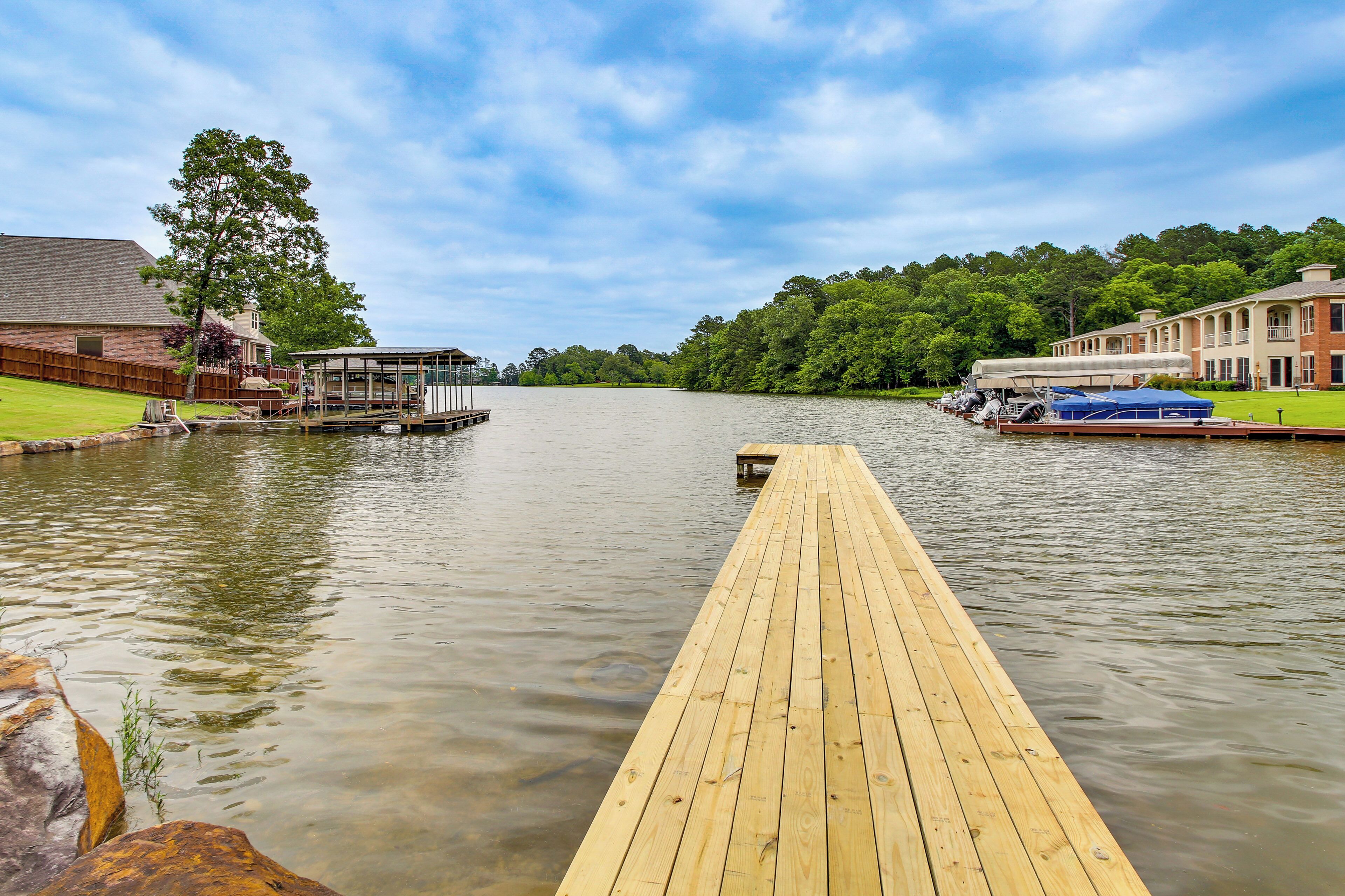 Amenity-Packed Hot Springs Lakehouse w/ Pool!