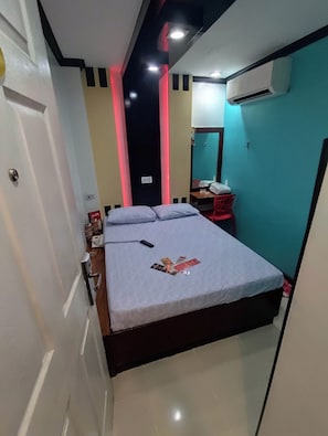 Economy Room, 1 Double Bed