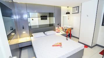 Free WiFi, bed sheets
