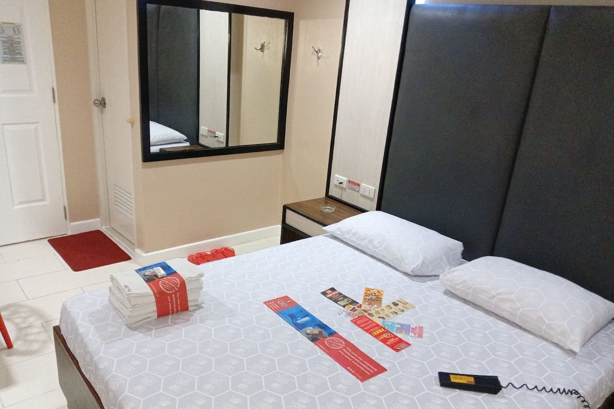 Deluxe-rum - 1 queensize-säng | Gratis wi-fi och sängkläder