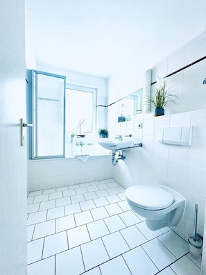 Unclassified image, 5 of 32, button - Doppelzimmer 22 - Strandhaus Mönchgut (Mönchgut)