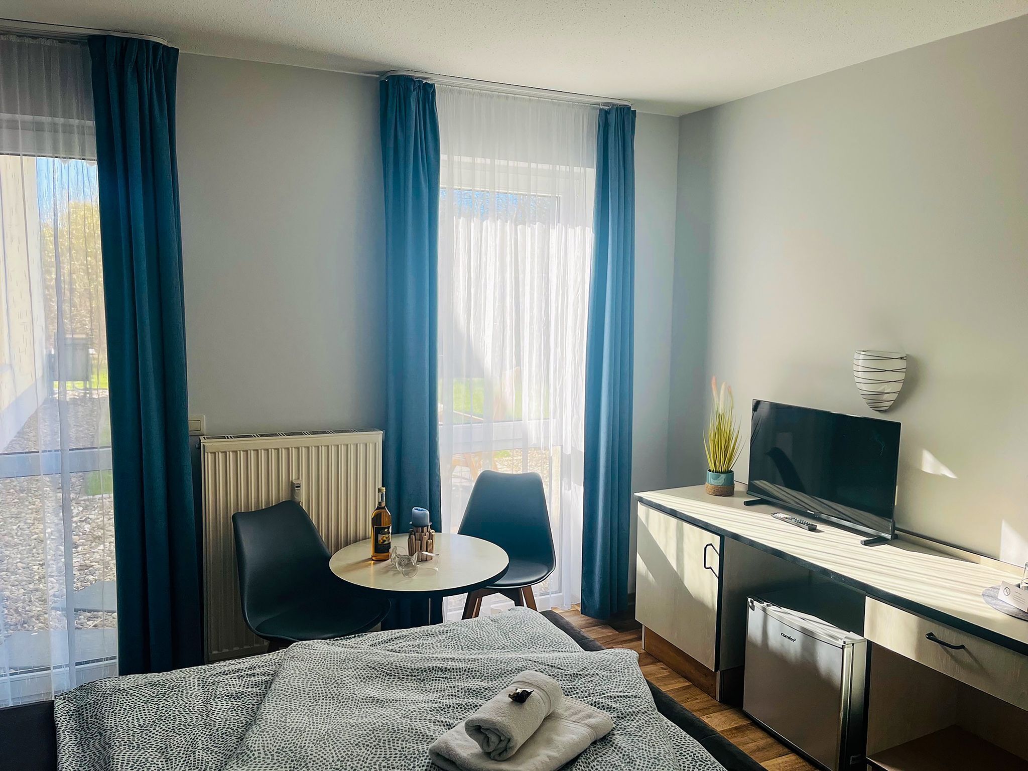 1 Schlafzimmer, Schreibtisch, Bügeleisen/Bügelbrett, Reisekinderbett