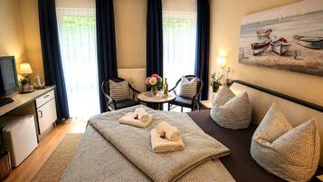 1 Schlafzimmer, Schreibtisch, Reisekinderbett, WLAN