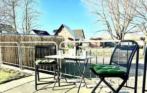 Outdoor dining - Doppelzimmer 28 - Strandhaus Mönchgut (Mönchgut)