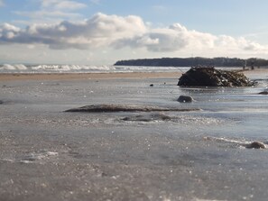 Unclassified image, 3 of 28, button