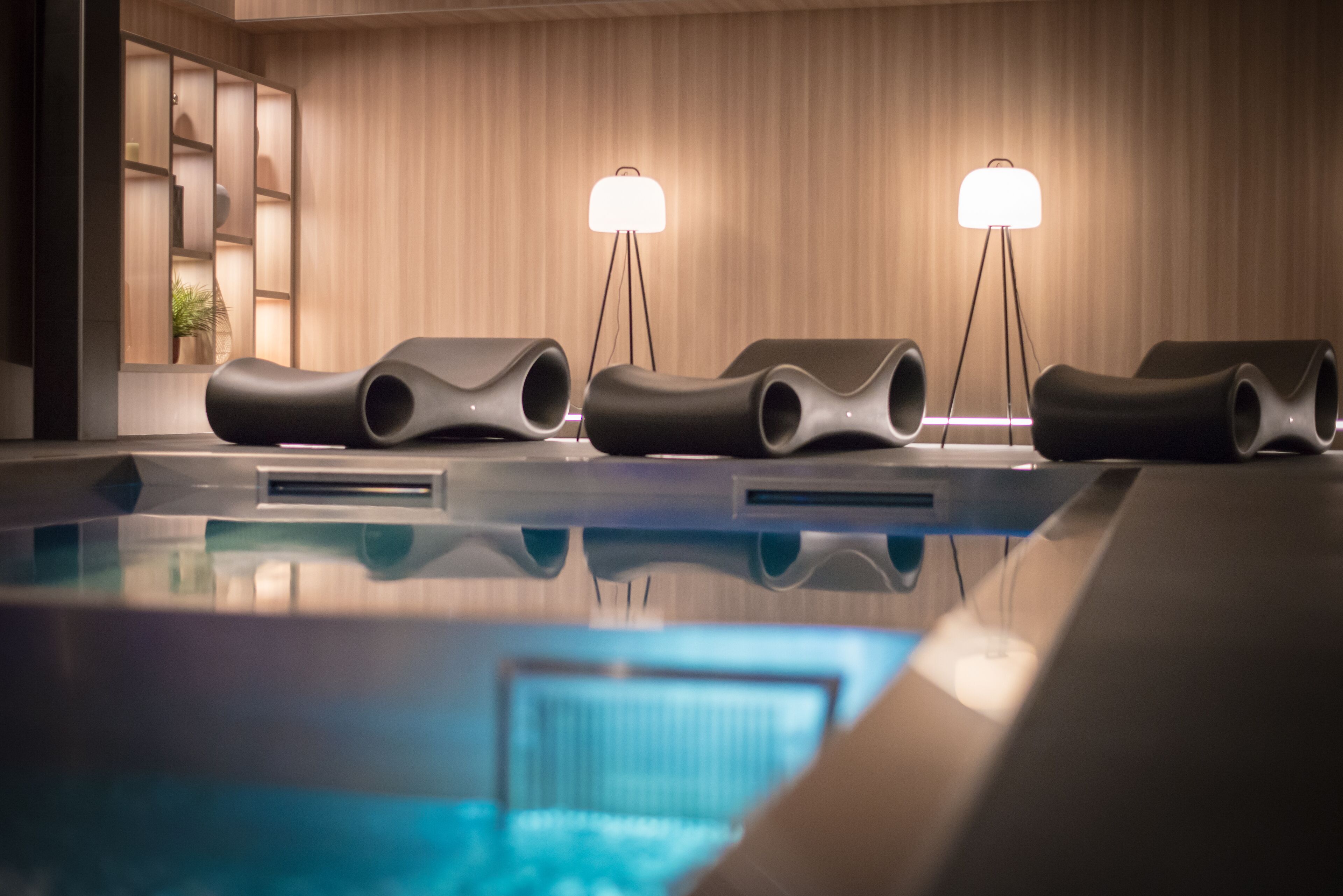 indoor pool, pool loungers