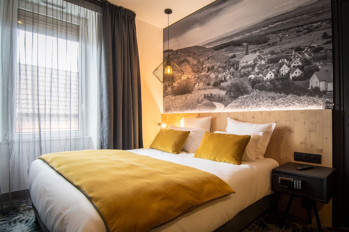 Classic Double Room | 1 bedroom, memory foam beds, in-room safe, individually decorated