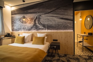 Classic Double Room | Memory foam beds, in-room safe, individually decorated, desk