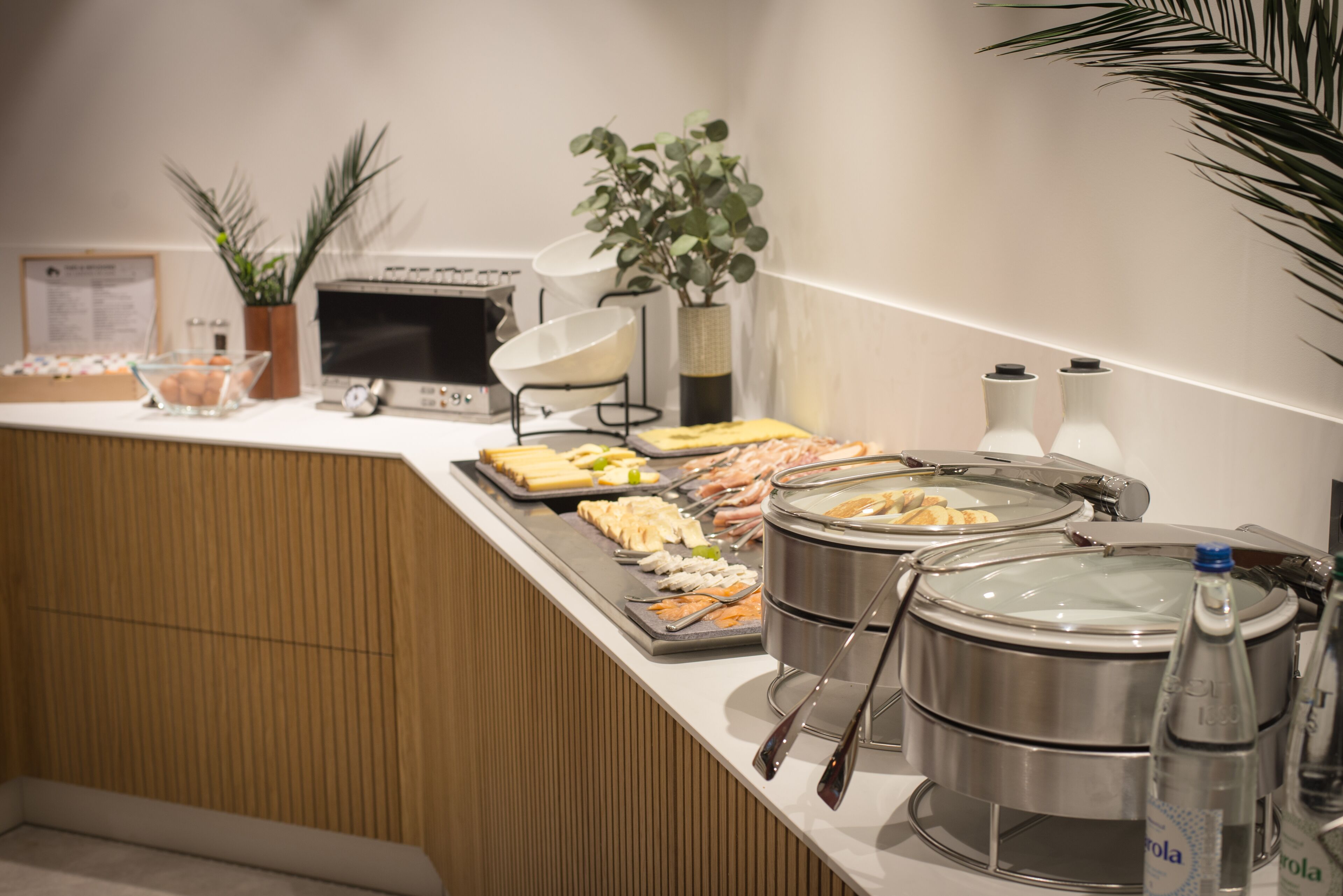 daily buffet breakfast (eur 20 per person)