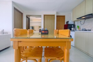 Apartment, Non Smoking, Kitchenette | In-room dining