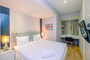 Apartment, Non Smoking, Kitchenette | 2 bedrooms, iron/ironing board, free WiFi, bed sheets