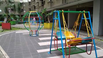 Children’s play area – outdoor
