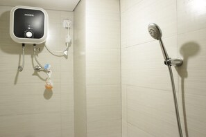 Apartment, Non Smoking, Kitchenette | Bathroom | Shower, free toiletries, towels - Spacious Studio Room at Gateway Pasteur Apartment near Exit Toll Pasteur (Cimahi)