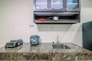 Apartment, Non Smoking, Kitchenette | Private kitchen | Fridge, stovetop, cookware/dishes/utensils - Cozy with Minimalist Style Studio Apartment Nine Residence (Jakarta)
