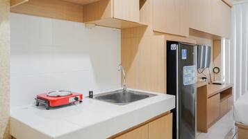 Apartamento, para não fumantes, cozinha americana | Cozinha privada | Geladeira, cooktop, talheres/pratos/utensílios de cozinha