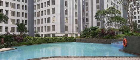 Kolam renang outdoor