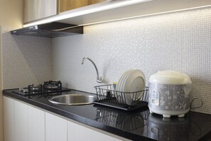 Apartment, Non Smoking, Kitchenette | Private kitchen