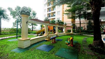 Zona de juegos infantil al aire libre