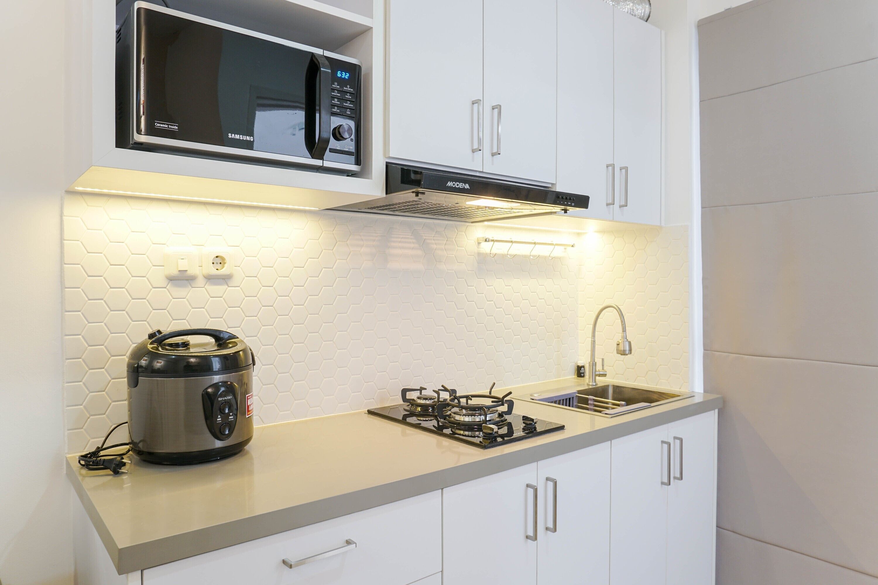 Apartment, Non Smoking, Kitchenette | Private kitchen | Fridge, microwave, stovetop, dishwasher