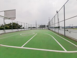 Sports facility - Fully Furnished Studio with Comfort Design Majestic Point Serpong Apartment (Gading Serpong)