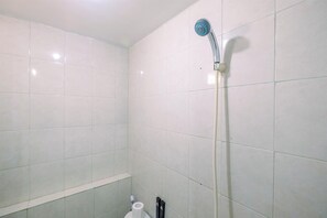 Apartamento, para não fumantes, cozinha americana | Banheiro | Chuveiro, produtos de toalete grátis, toalhas de banho, papel higiênico