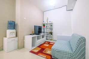 Apartamento, para não fumantes, cozinha americana | Sala de estar | TV