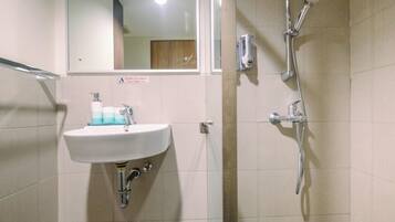 Apartment, Nichtraucher, Kochnische | Badezimmer | Dusche, kostenlose Toilettenartikel, Handtücher, Toilettenpapier