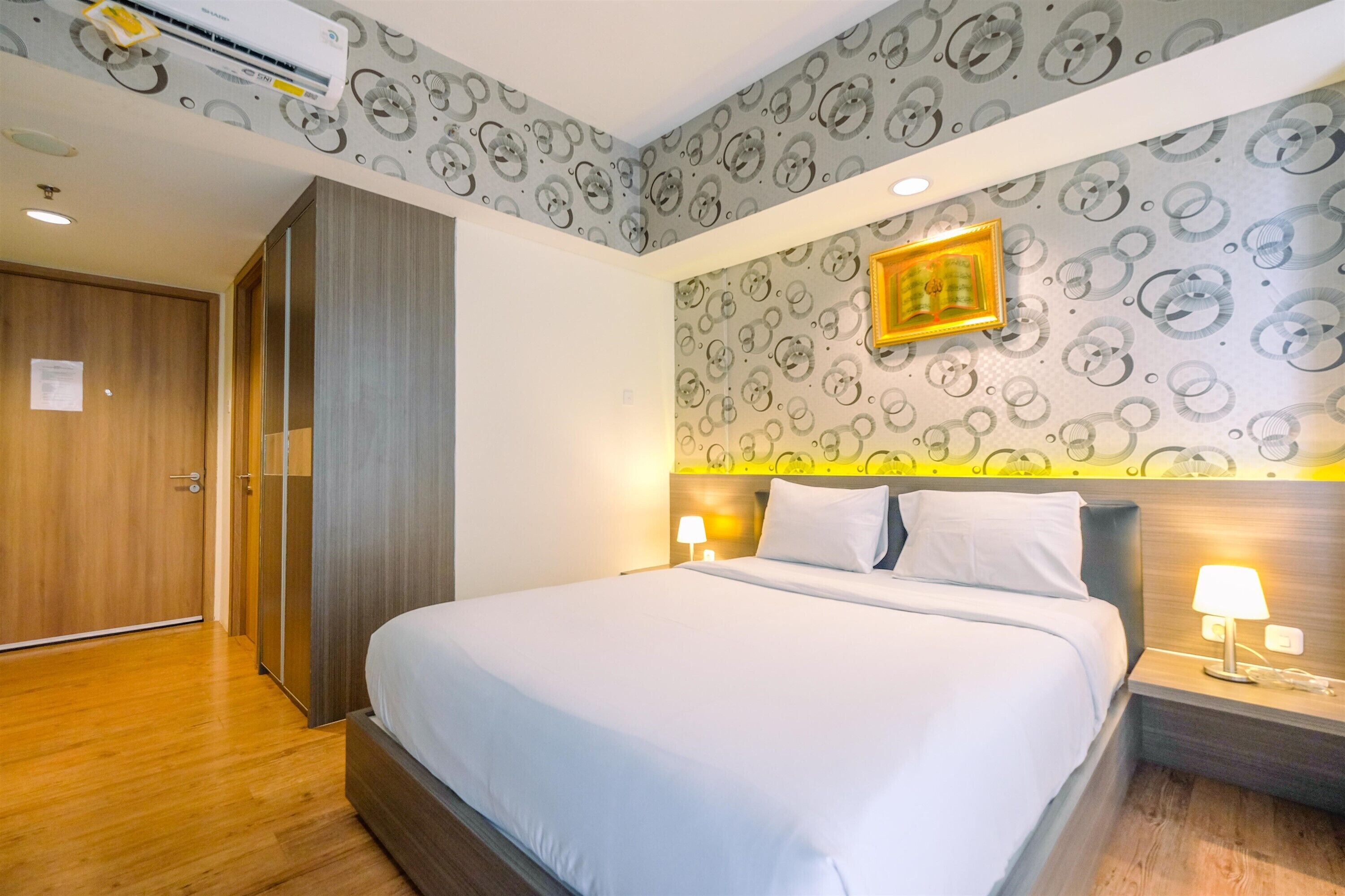 Apartment, Non Smoking, Kitchenette | 1 bedroom, iron/ironing board, bed sheets