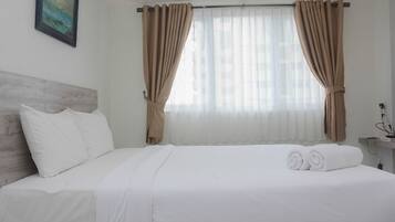 Apartment, Non Smoking, Kitchenette | 1 bedroom, iron/ironing board, free WiFi, bed sheets