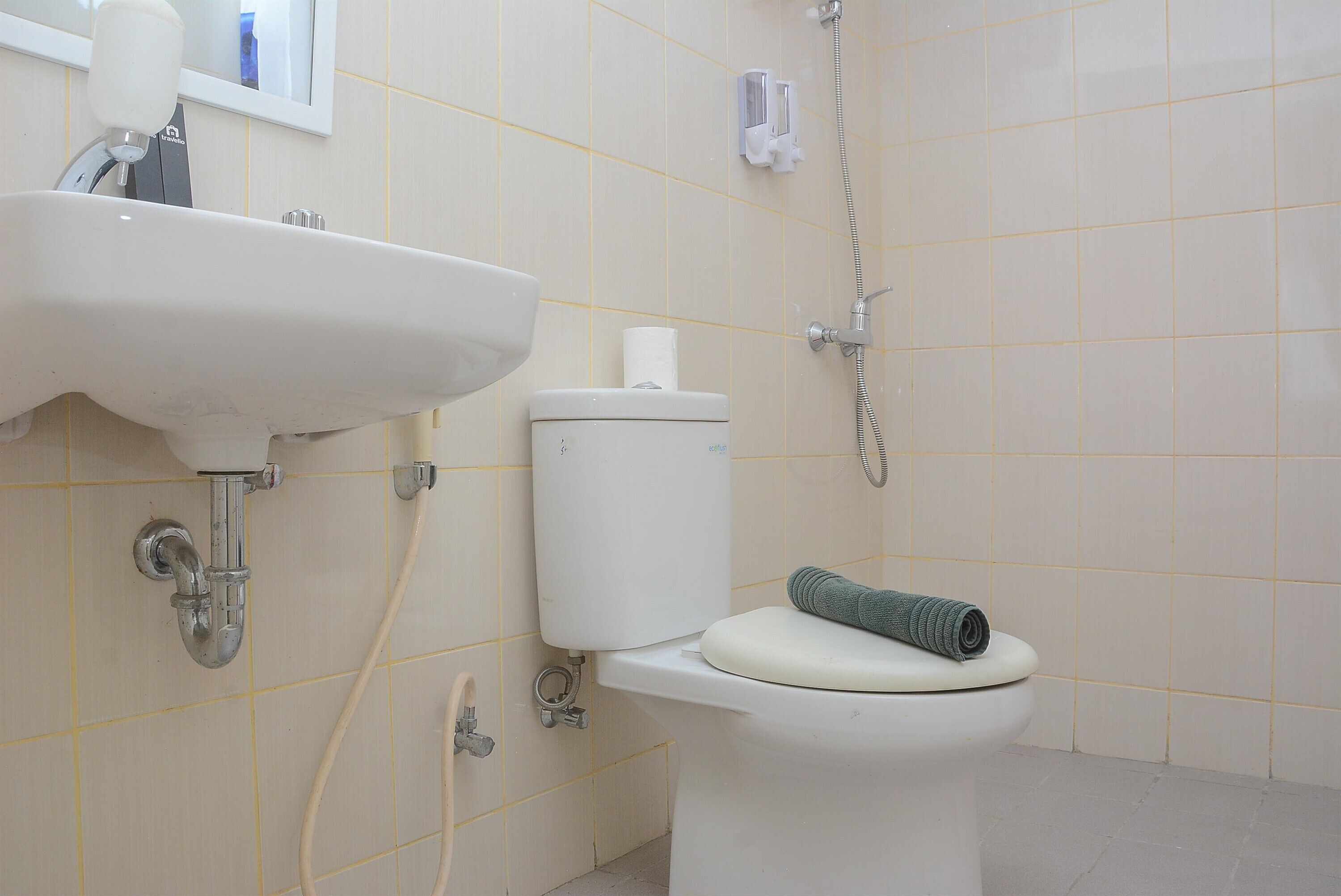 Apartment, Non Smoking, Kitchenette | Bathroom | Shower, free toiletries, towels