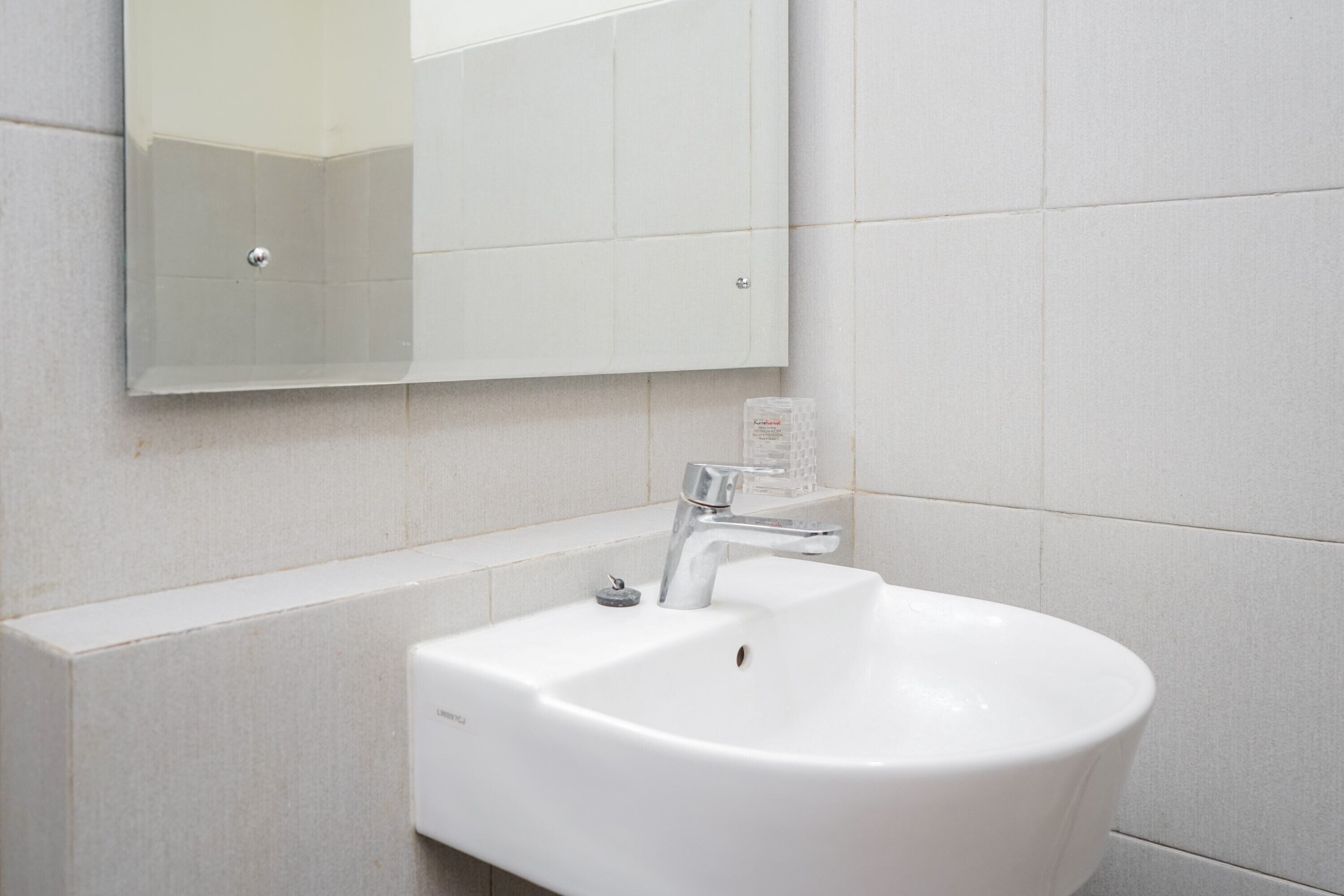Apartemen, Bebas Asap Rokok, dapur kecil | Wastafel kamar mandi