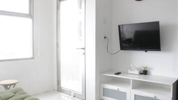 Huoneisto, tupakointi kielletty, keittotila | Televisio