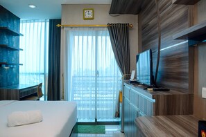 1 bedroom, iron/ironing board, free WiFi, bed sheets - Best and Strategic Studio at GP Plaza Apartment (Jakarta)