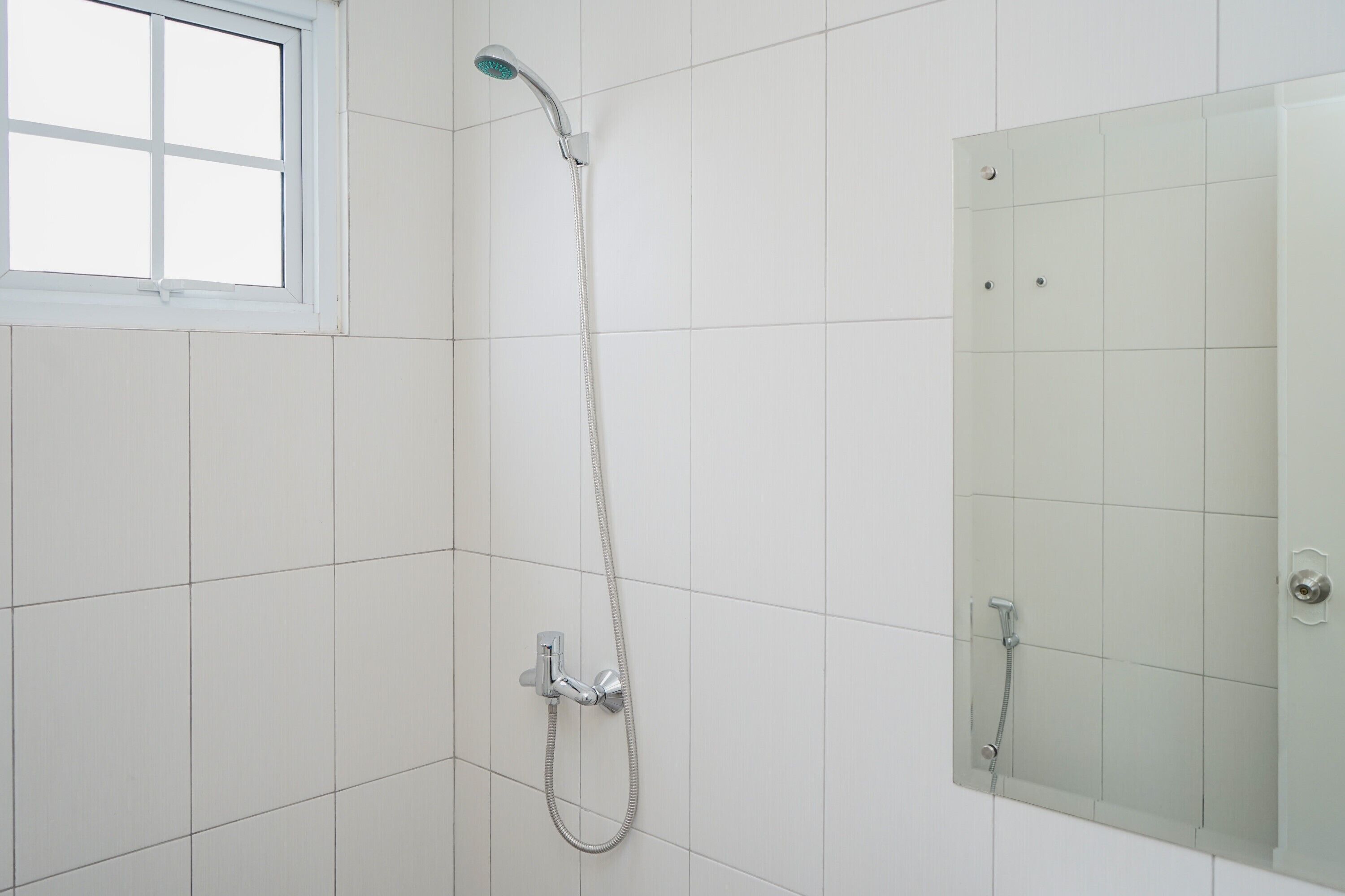 Apartment, Non Smoking, Kitchenette | Bathroom | Shower, free toiletries, towels