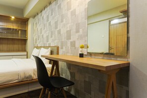 Apartemen, Bebas Asap Rokok, dapur kecil | 3 kamar tidur, setrika/meja setrika, dan seprai linen