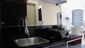 Apartemen, Bebas Asap Rokok, dapur kecil | Dapur pribadi | Lemari es dan peralatan masak/sendok-piring