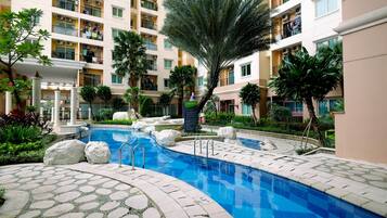 Kolam renang outdoor