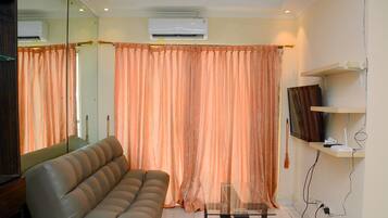 Apartemen, Bebas Asap Rokok, dapur kecil | Ruang keluarga | TV