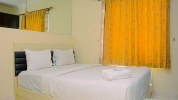 Apartemen, Bebas Asap Rokok, dapur kecil | 2 kamar tidur, setrika/meja setrika, dan seprai linen