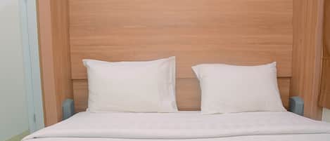 Apartment, Non Smoking, Kitchenette | 2 bedrooms, iron/ironing board, bed sheets