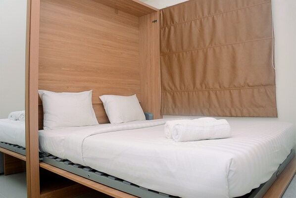 2 habitaciones, tabla de planchar con plancha y ropa de cama