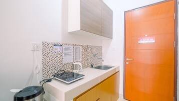 อพาร์ทเมนท์, ปลอดบุหรี่, ห้องครัวขนาดเล็ก | ครัวส่วนตัว | ตู้เย็น, เตาประกอบอาหาร, กาต้มน้ำไฟฟ้า, เครื่องครัว/จาน/ช้อนส้อม