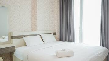 Apartment, Non Smoking, Kitchenette | 2 bedrooms, iron/ironing board, free WiFi, bed sheets