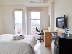 1 bedroom, iron/ironing board, free WiFi, bed sheets - Compact Studio Parahyangan Residence Apartment near UNPAR (Bandung)