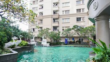 Hồ bơi ngoài trời